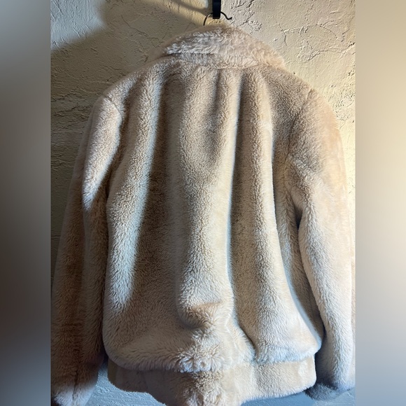 Teddy jacket by CiSono size Medium,
Cream Teddy jacket button up w front pockets - Picture 8 of 10